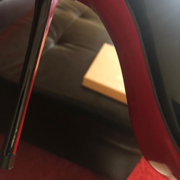 SOLD.Authentic!! Christian louboutin - Picture 2 of 8